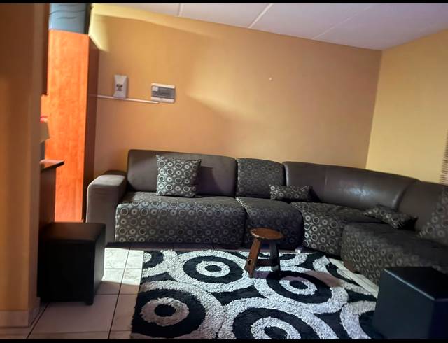 2 BEDROOM APARTMENT FOR SALE IN WATERVAL EAST